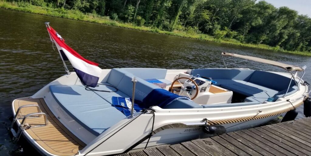 Offine 1 Sail Amsterdam Book Boat