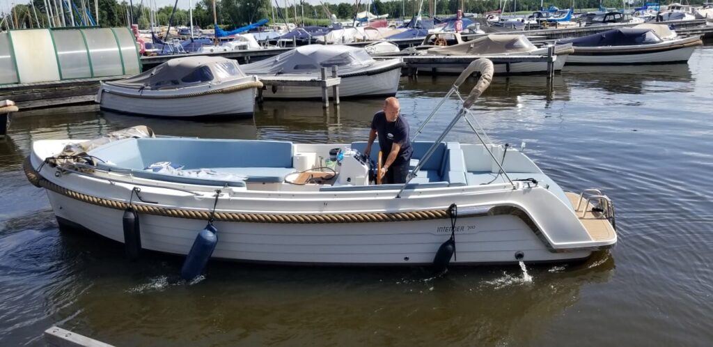 Offine 2 Sail Amsterdam Book Boat